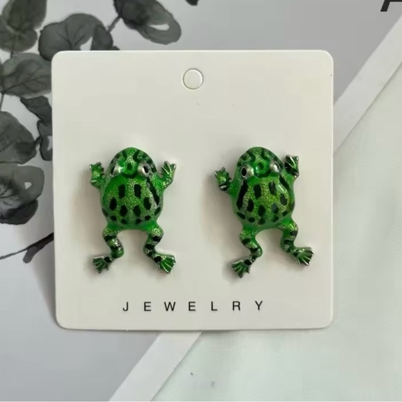 Frog Stud Earrings Cute Cartoon Metal Earring Women - Picture 4 of 4
